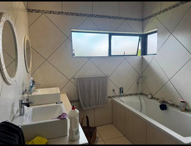 4 BEDROOM PROPERTY TO RENT IN MIDSTREAM HILL